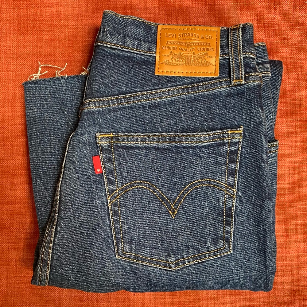Levi's premium denim RIBCAGE STRAIGHT Jeans— shortened raw unfinished hem